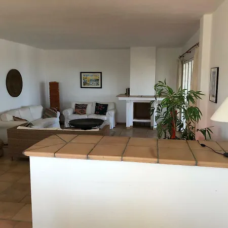 El Leon Blanco Villa San Bartolomé
