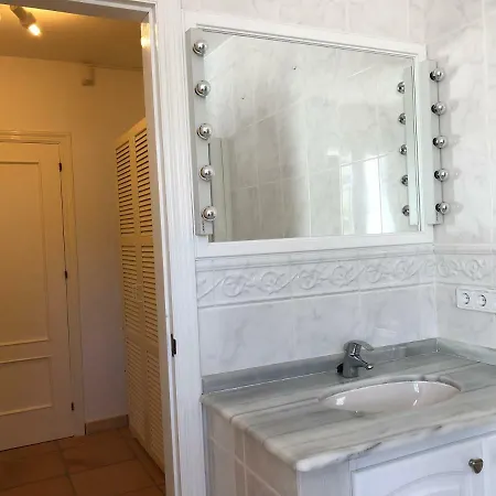 El Leon Blanco Villa San Bartolomé